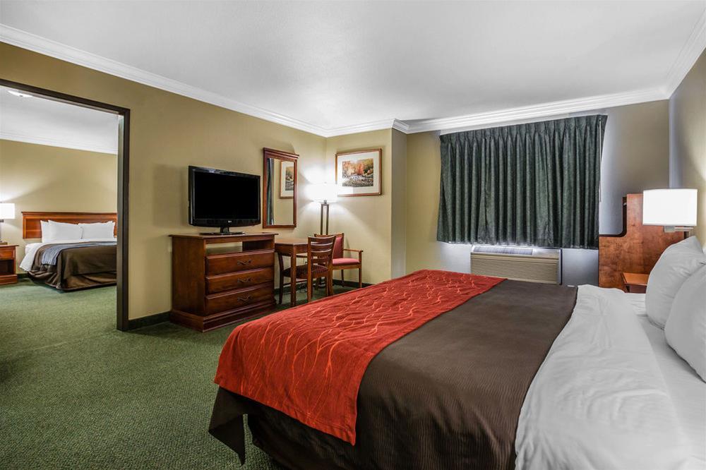 Comfort Inn & Suites Redwood Country Fortuna Extérieur photo