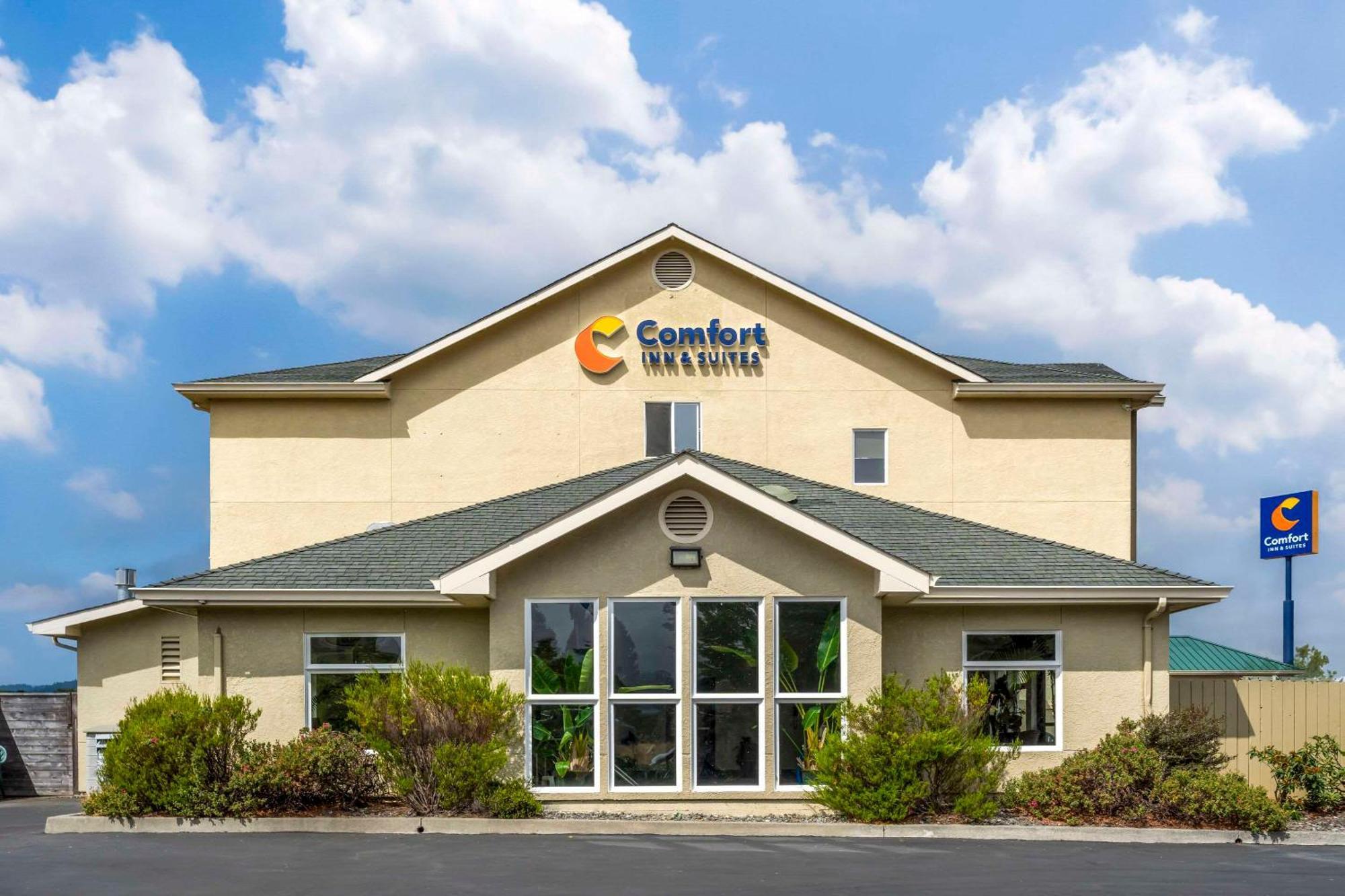 Comfort Inn & Suites Redwood Country Fortuna Extérieur photo