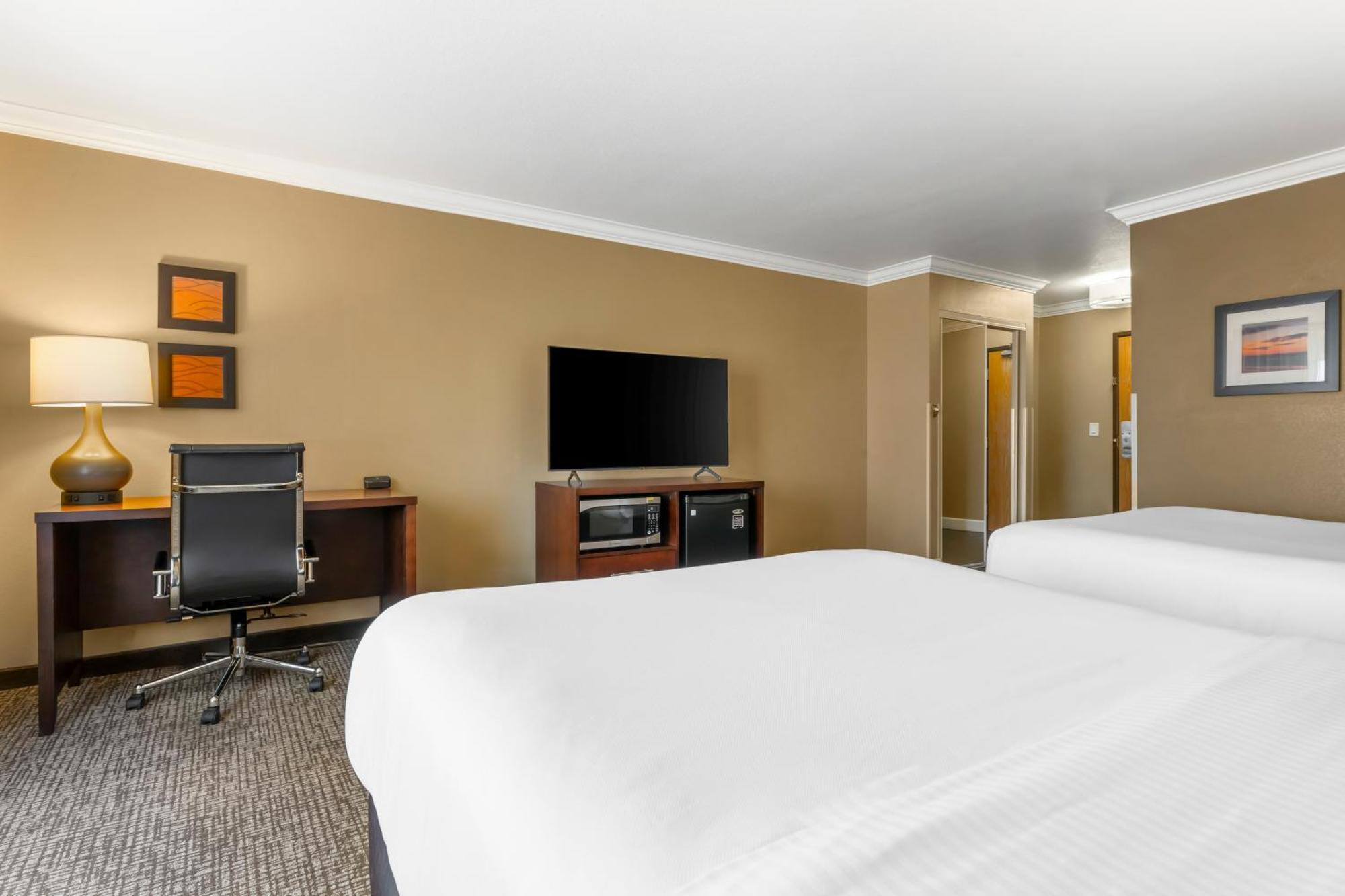 Comfort Inn & Suites Redwood Country Fortuna Extérieur photo